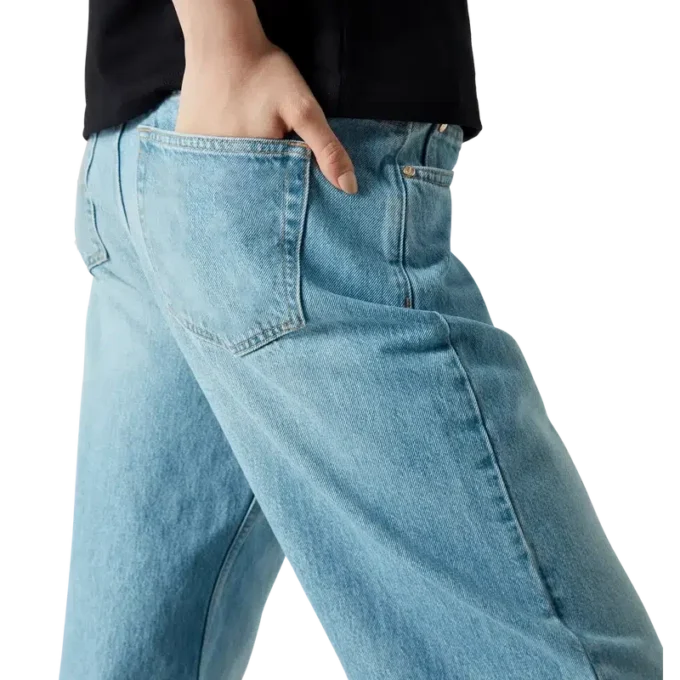 Graffiti Yıpranmış Denim Kot Graffiti Yıpranmış Denim Kot